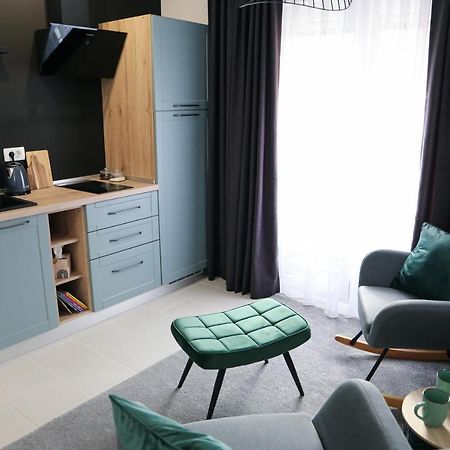 Flora Studio Apartments Korenica Kültér fotó
