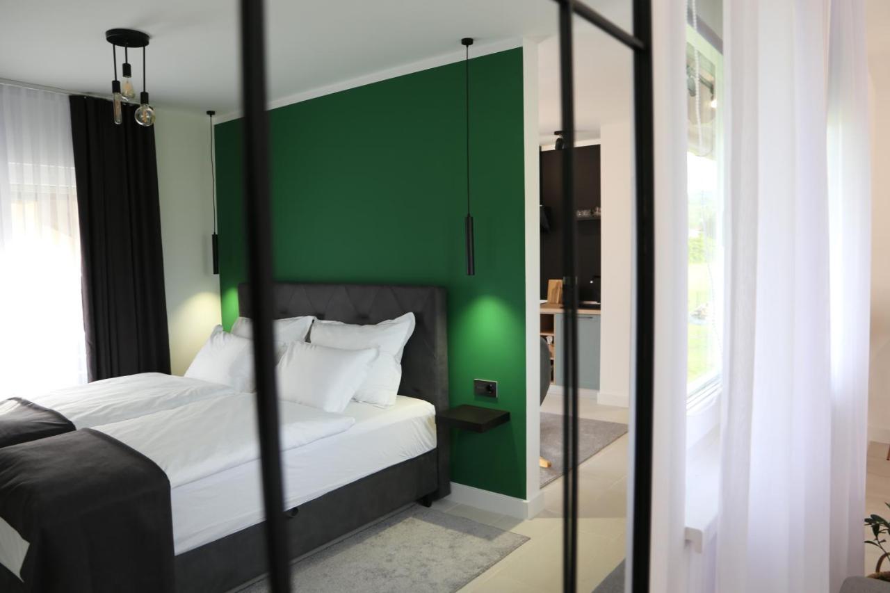 Flora Studio Apartments Korenica Kültér fotó